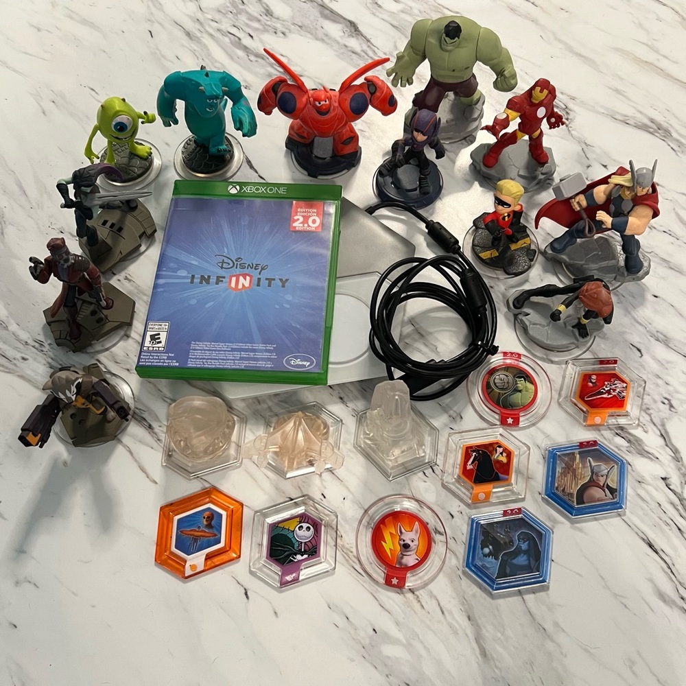 Disney Infinity XBox One 2.0 Character and Game Bundle